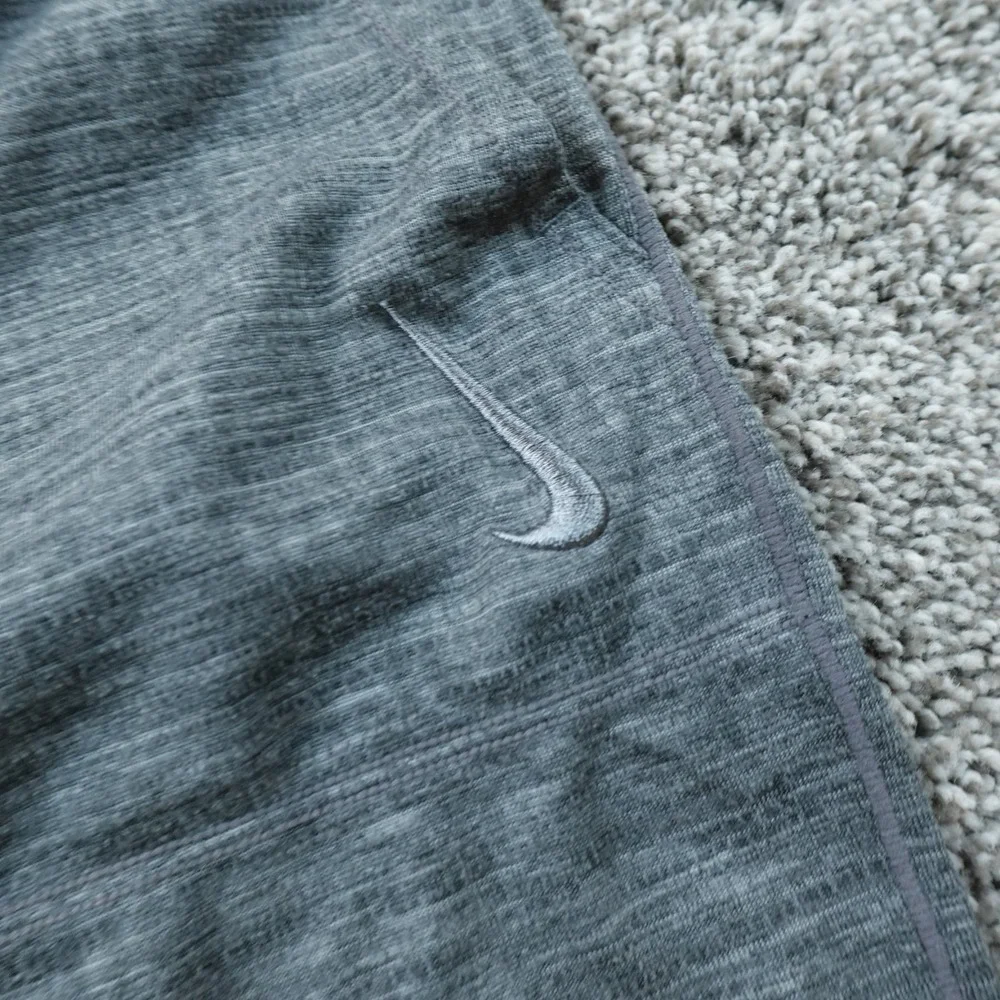 Nike Shorts Mens M Gray Yoga Dri Fit 5